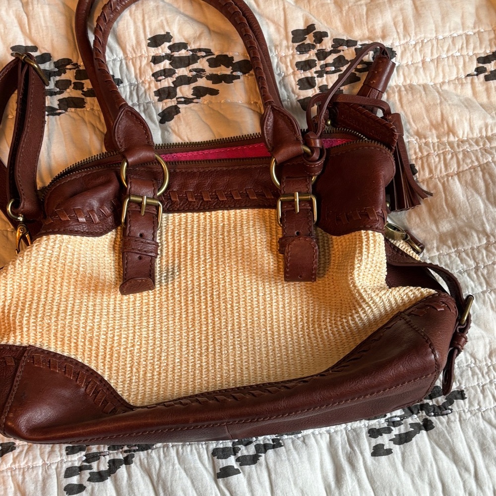 Stunning Isabella Fiore NWOT Brown and Cream Leather Raffia Hobo Bag